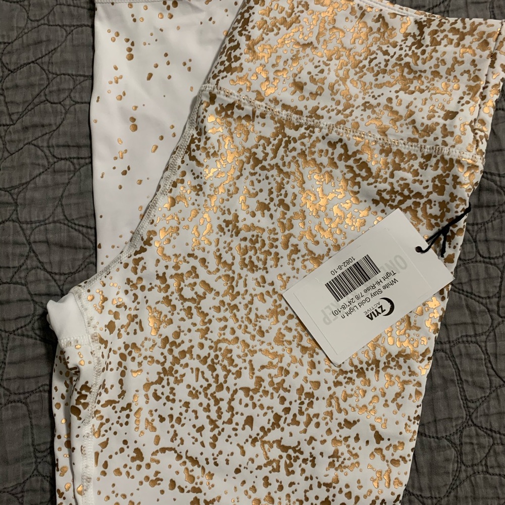Zyia Active White and Gold
